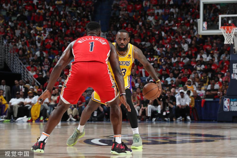 以其卓越的 以其卓越的