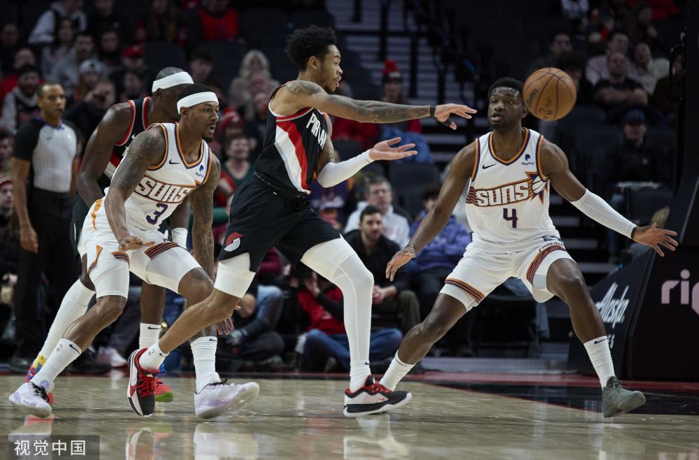 竞争激烈的 竞争激烈的